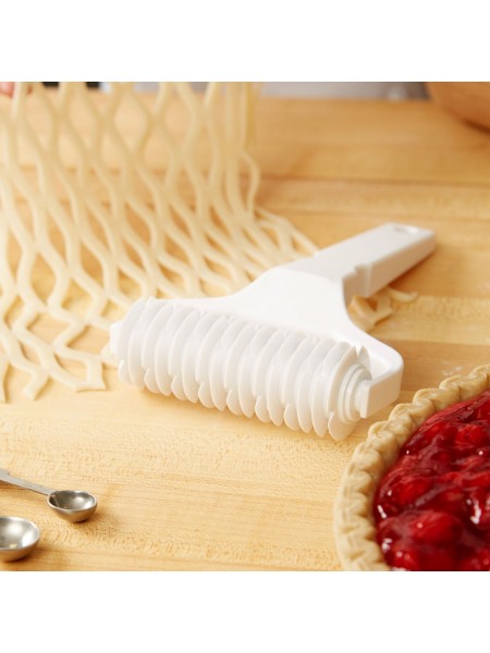 Роллер для теста Решетка, 12 см, пластик, Henry. (10-043)