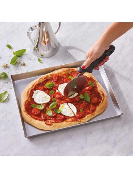 Профессиональный кухонный нож для резки пиццы и теста, роликовый, 10 см, Paderno. (18324-10)