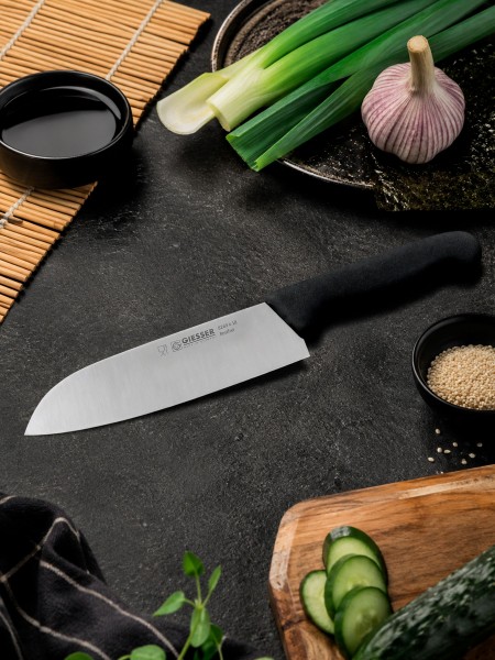 Нож поварской профессиональный для японской кухни Сантоку, 18 см, ручка TPE, Giesser. (8269 k 18)